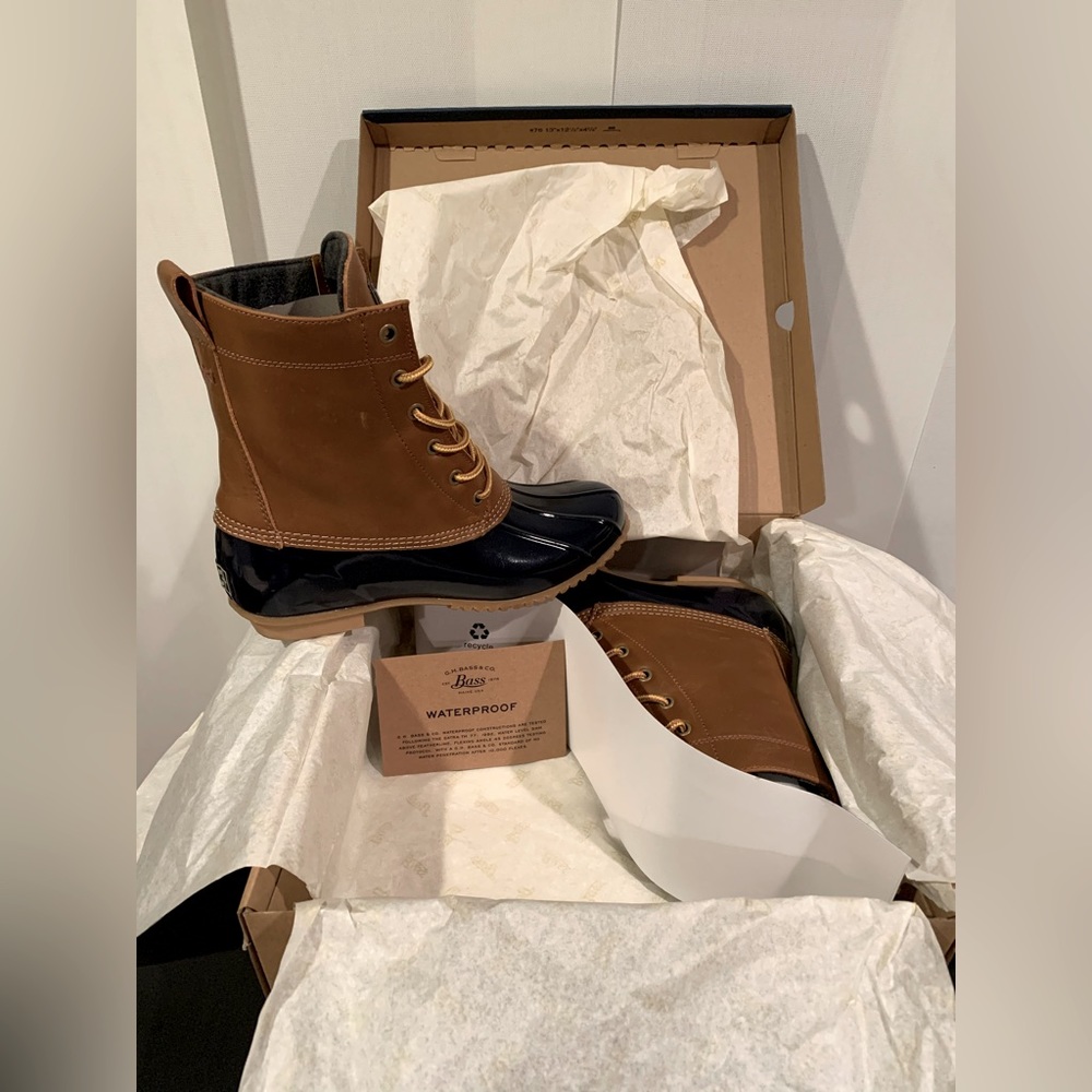Women’s Rain Boots, Duck Boots - Waterproof Leather - Rubber Tread - Size 9